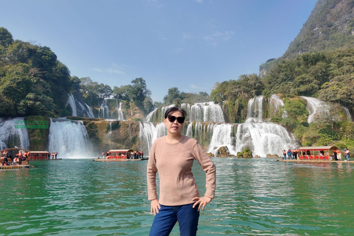 Bamboo Rafting at the Main Fall of Ban Gioc